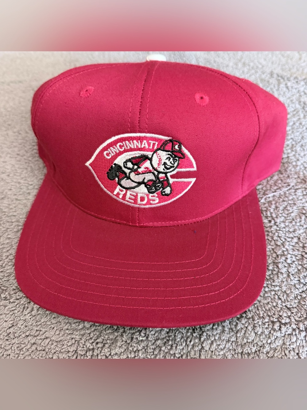 American Needle Cincinnati Reds Red Snapback Hat